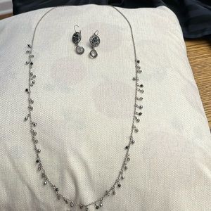 Necked and earring set
